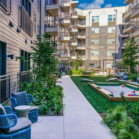 Cozy Retreat-Free Reserved Parking-Pool Addison Exterior photo